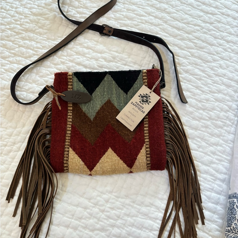 Wool and leather crossbody bag. Perfect condition, very cute!